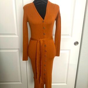Gorgeous, pumpkin colored, ribbed button down  knit dress!. Belted or non-belted